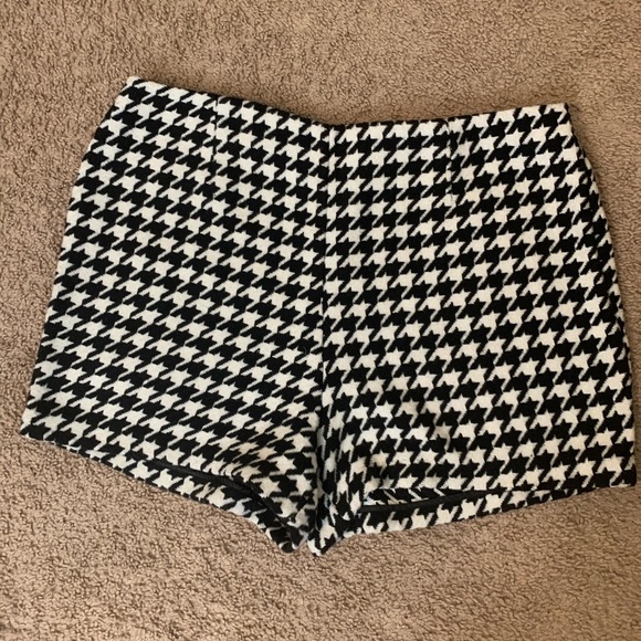 Plus Size Short - Picture 2 of 12